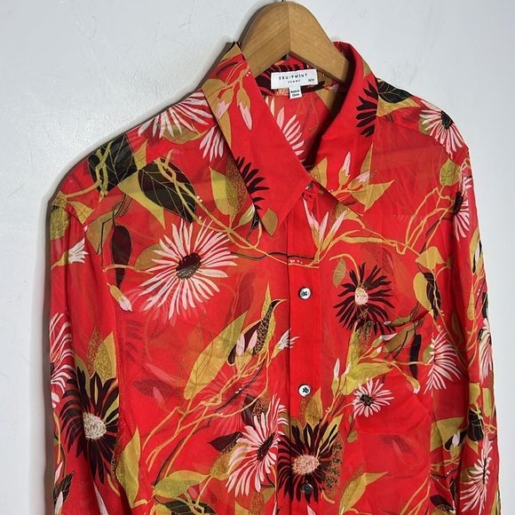 Equipment Femme 100% Silk Sheer Lightweight Blouse Red Floral Print Size M - Picture 3 of 12